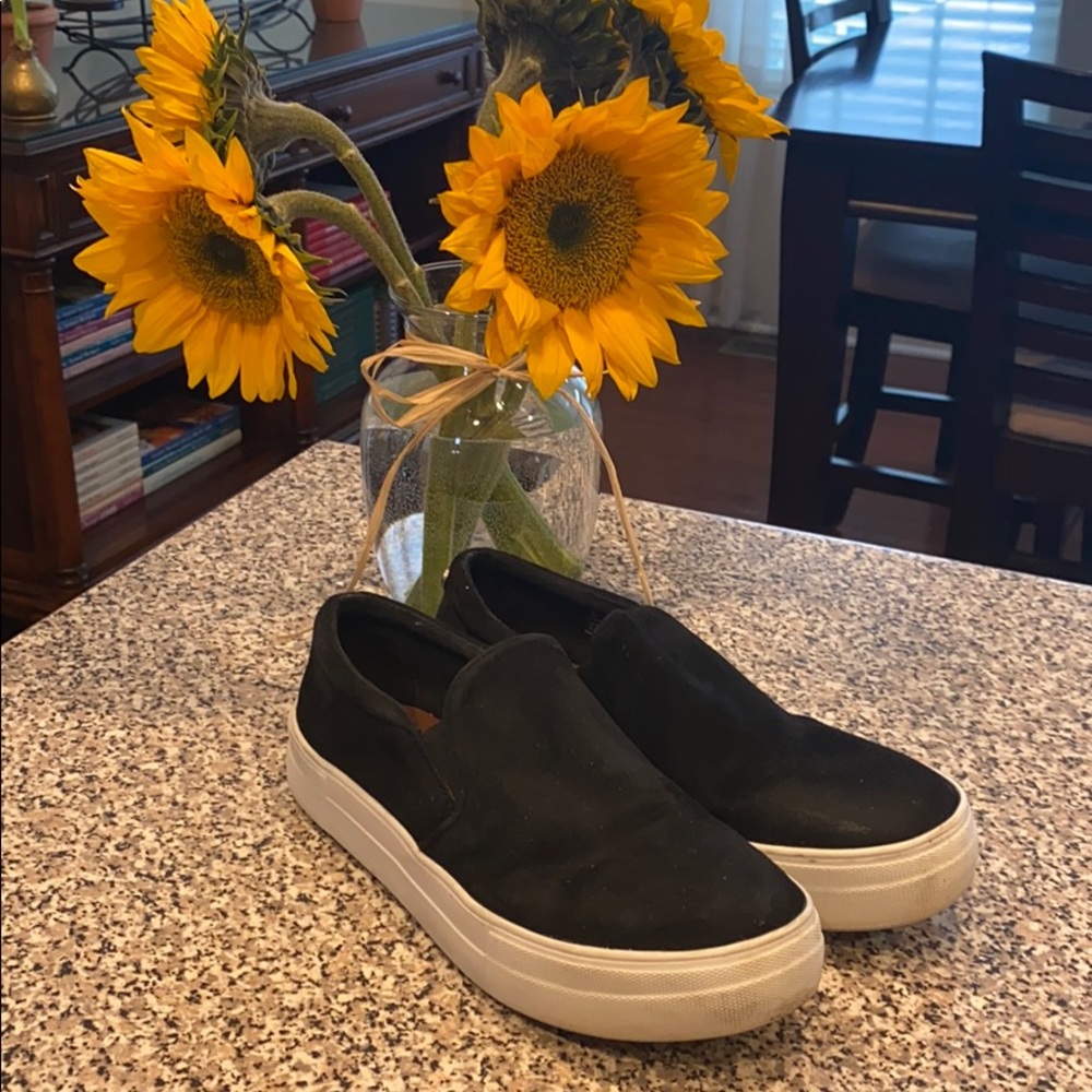 ELUC Steve Madden Black Velour Slip On Sneakers